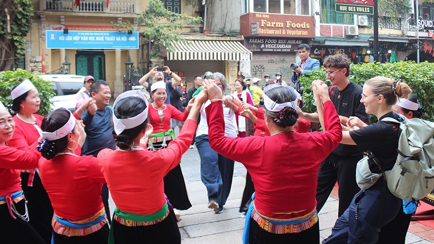 Vietnam tourism poised to surpass 25 million international visitors target