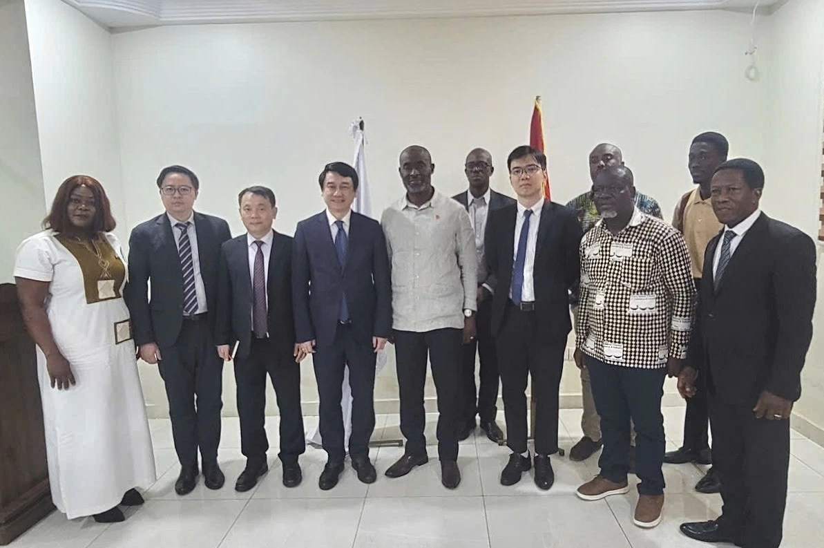 Deputy Foreign Minister Le Anh Tuan visits Ghana, co-chairs first political consultation