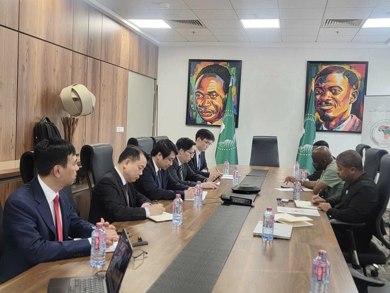 Deputy Foreign Minister Le Anh Tuan visits Ghana, co-chairs first political consultation