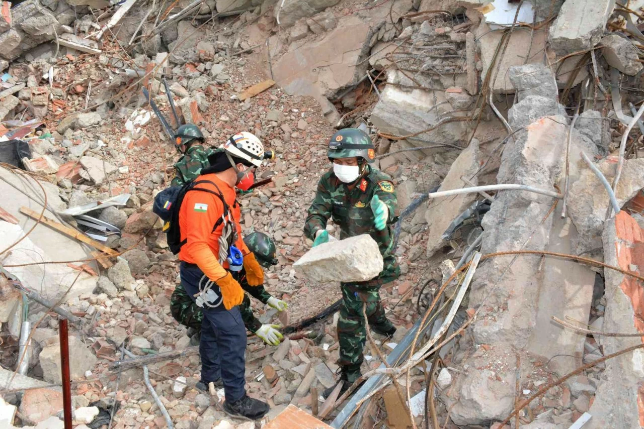 Vietnam Rescue Team recovers 15 more earthquake victims in Venezuela