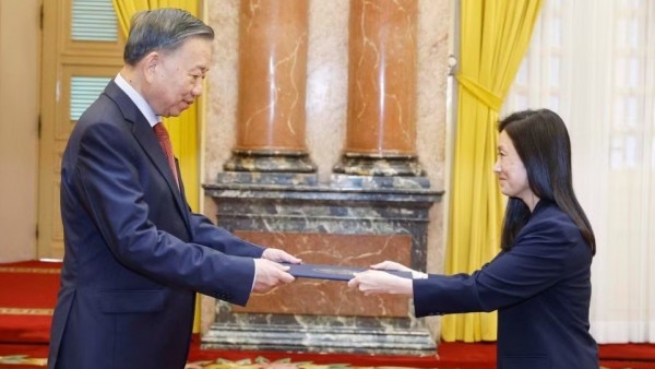 Tổng Bí thư, Chủ tịch nước Tô Lâm tiếp Đại sứ các nước Bồ Đào Nha, Iran, Mông Cổ, Hoa Kỳ, Myanmar trình Quốc thư