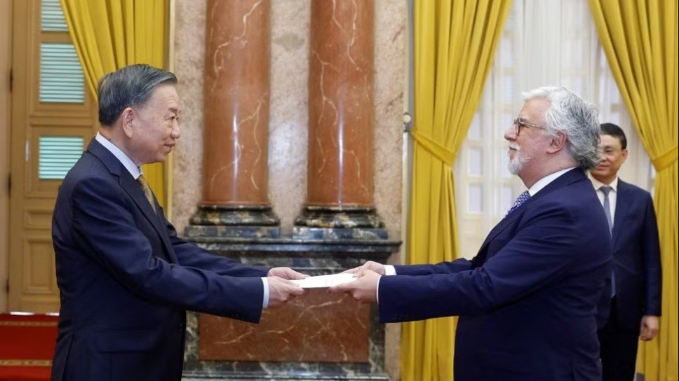 General Secretary, President To Lam receives newly accredited Ambassadors from Portugal, Iran, Mongolia, the US, Myanmar