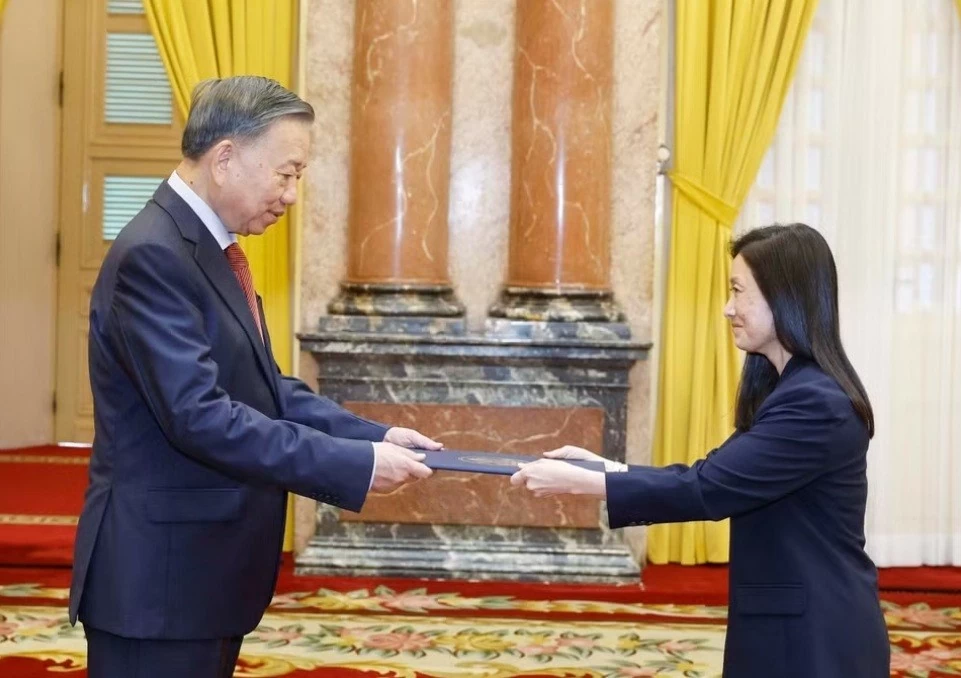 General Secretary, President To Lam receives newly accredited Ambassadors from Portugal, Iran, Mongolia, the US, Myanmar