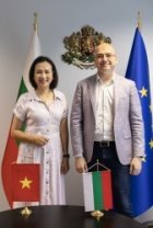 Ambassador Nguyen Thi Minh Nguyet meets Bulgarian Tourism Minister Ilin Dimitrov to promote sustainable tourism cooperation