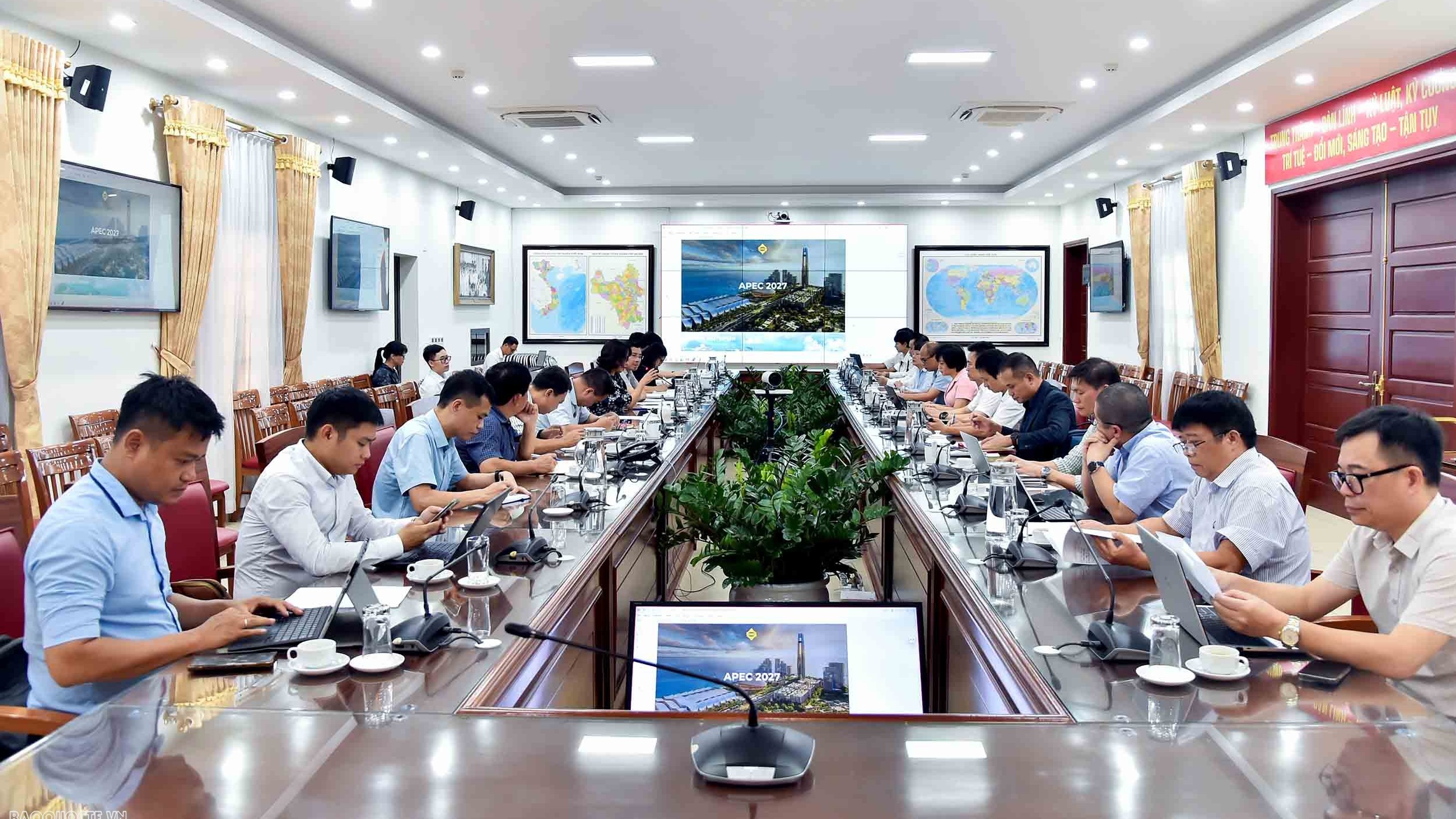 Deputy FM Le Thi Thu Hang orders modern international press centre for APEC 2027
