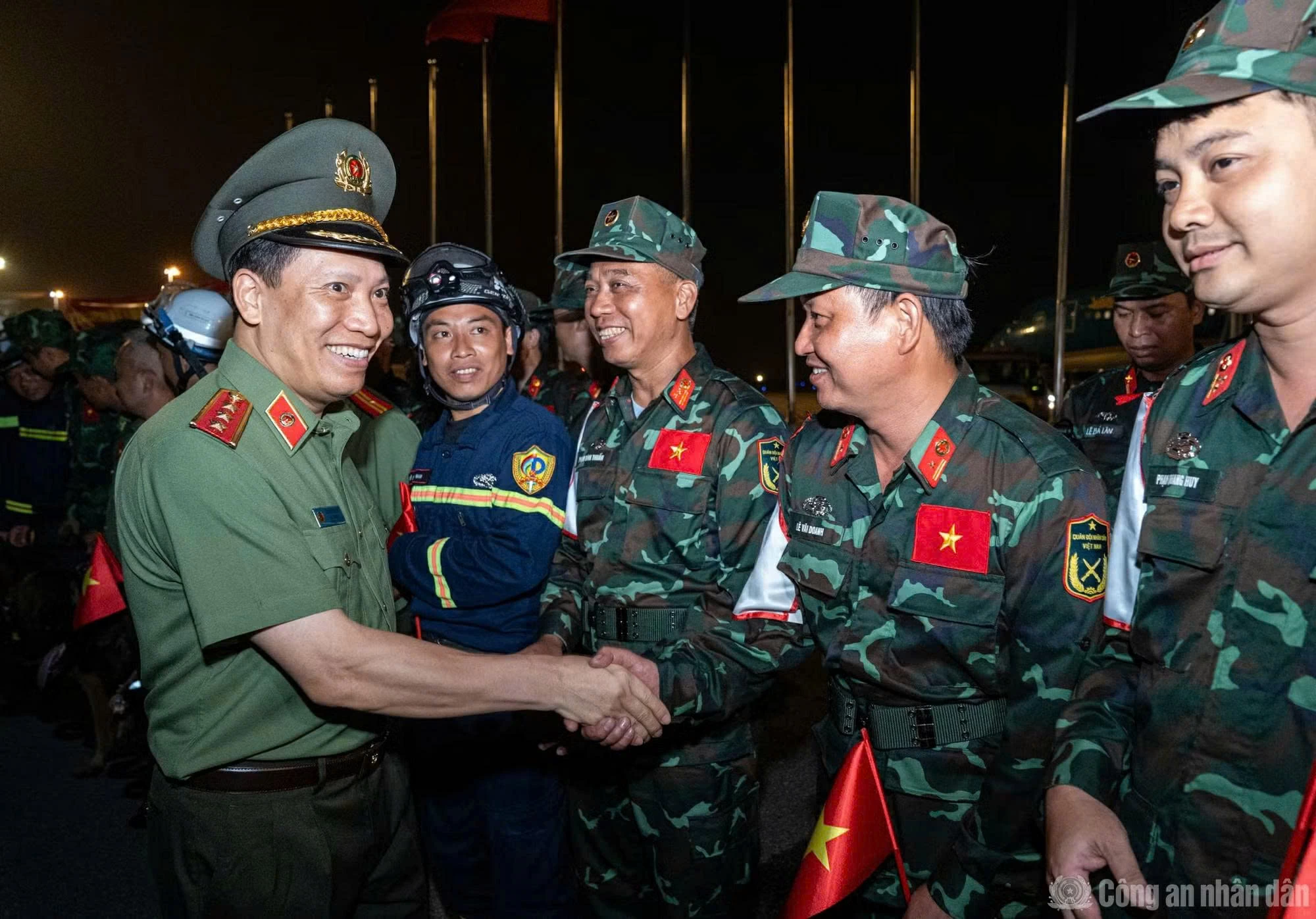 Vietnamese Rescue Team returns home safely, completes international mission in Venezuela Vietnamese Rescue Team returns home safely, completes international mission in Venezuela