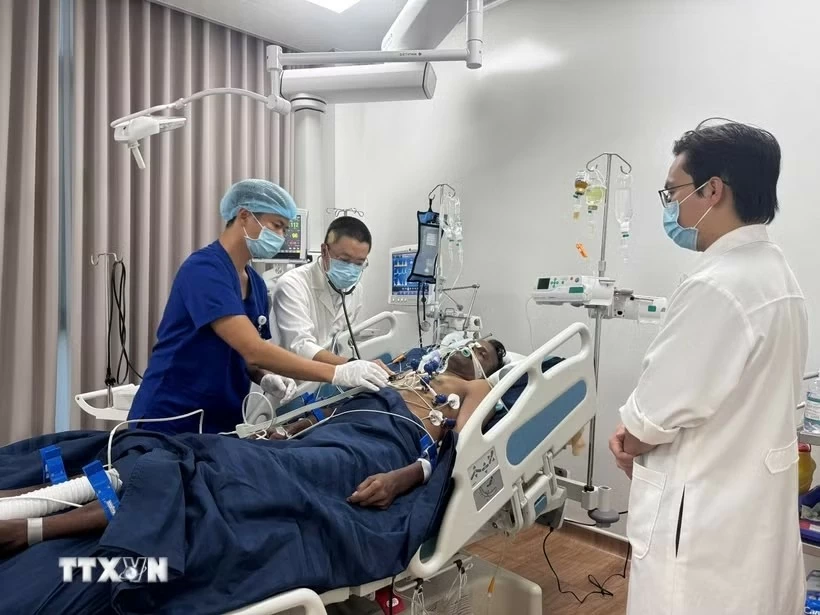 Vietnamese leaders extend condolences over tourist boat accident in An Giang