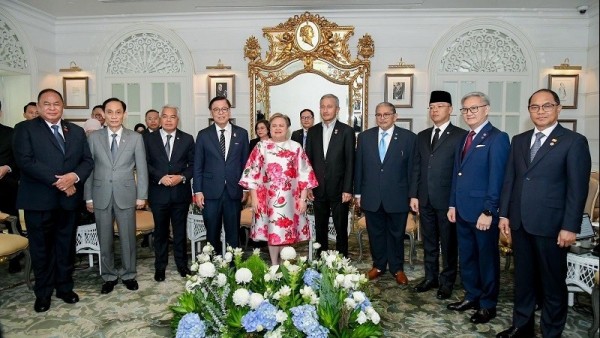 Foreign Minister Le Hoai Trung attends informal meeting of ASEAN Foreign Ministers with Myanmar Foreign Minister Tin Maung Swe