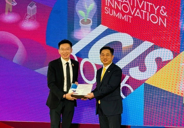 Consul General Dinh Hoang Linh attends innovation conference in Northeast Thailand