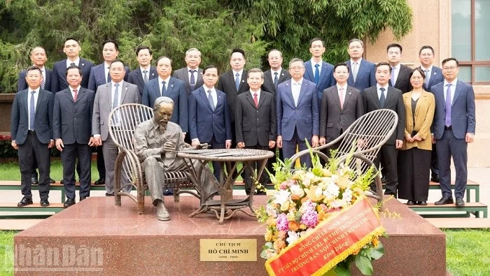 Vietnam, China promote stronger Party-to-Party ties, strategic cooperation
