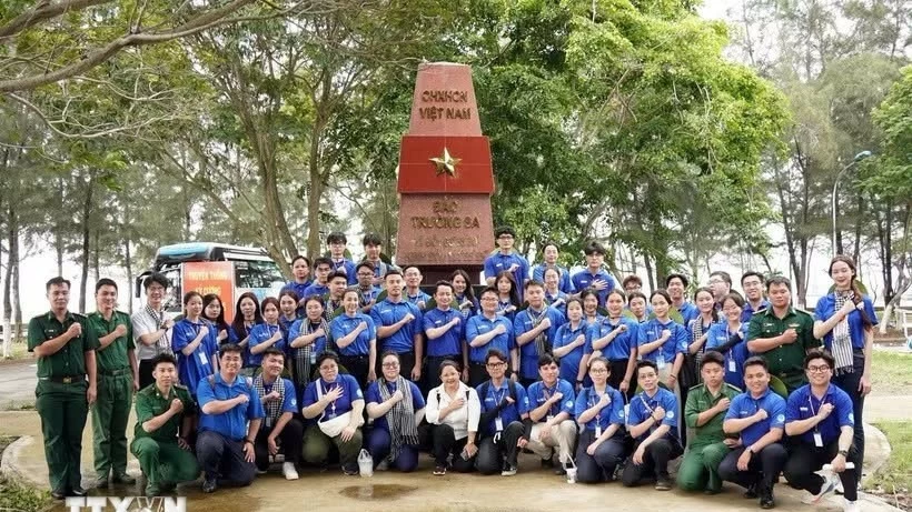 Vietnamese Overseas students volunteer team at Homeland