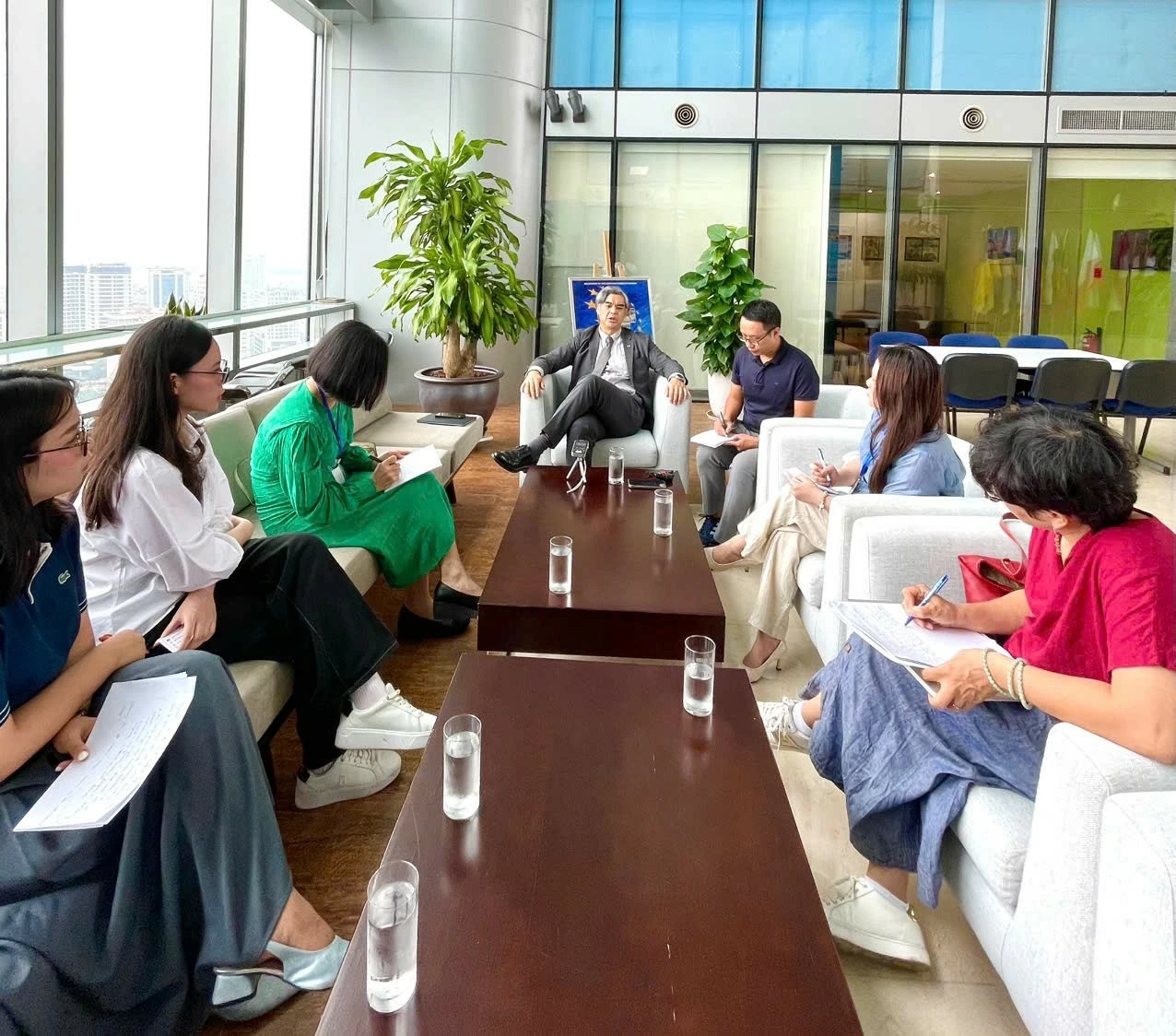 Đặc san HNNG: Đại sứ EU tại ASEAN: Việt Nam sẽ tiếp tục đóng vai trò tích cực về mặt ngoại giao trong khu vực và trên trường quốc tế Đặc san HNNG: Đại sứ EU tại ASEAN: Việt Nam sẽ tiếp tục đóng vai trò tích cực về mặt ngoại giao trong khu vực và trên trường quốc tế