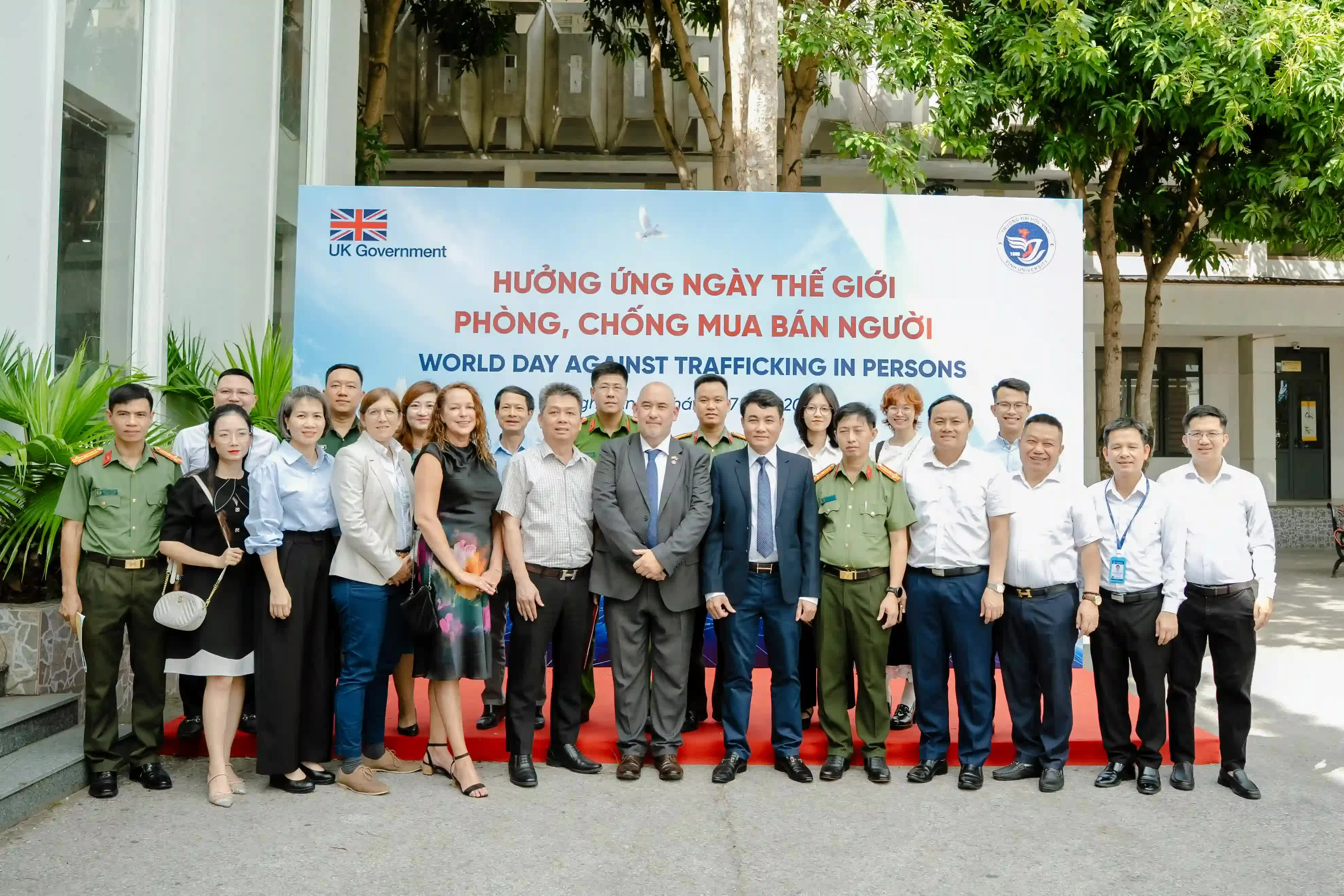 Vietnam-UK strengthen cooperation to raise awareness on human trafficking prevention among young people Vietnam-UK strengthen cooperation to raise awareness on human trafficking prevention among young people