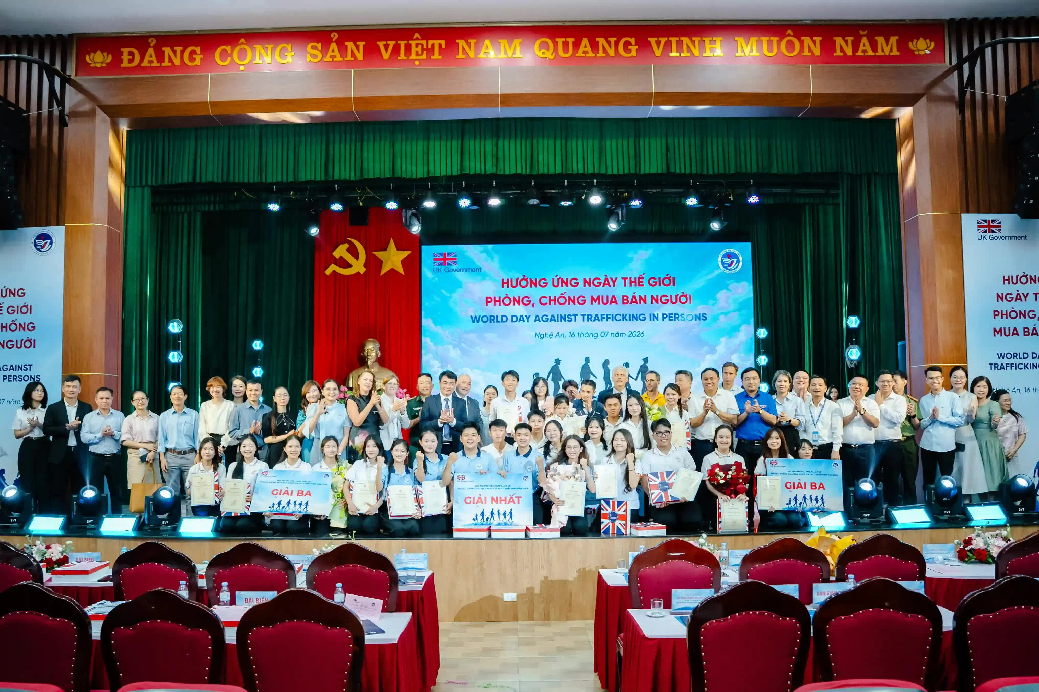 Vietnam-UK strengthen cooperation to raise awareness on human trafficking prevention among young people Vietnam-UK strengthen cooperation to raise awareness on human trafficking prevention among young people