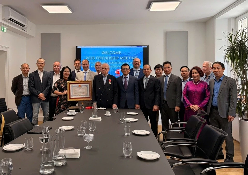 Friendship Order conferred on Mr. Peter Jankowitsch and Austria–Vietnam Society Friendship Order conferred on Mr. Peter Jankowitsch and Austria–Vietnam Society