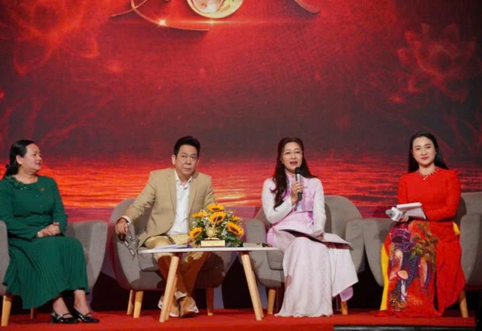 Chuong Vang Vong Co marks 21 years, expanding oportunities for young talents