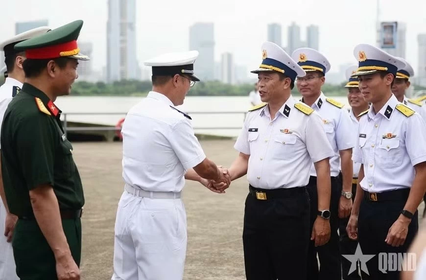 Vietnamese naval vessel begins friendship visit to China