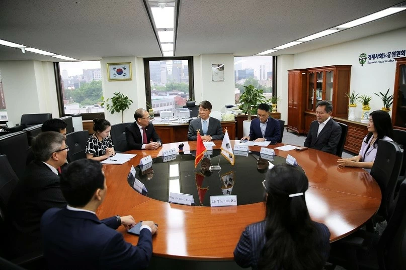 VFF delegation promotes people-to-people diplomacy, strengthens ties with overseas Vietnamese business, expert, and intellectual communities in RoK