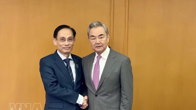 Vietnam, China Foreign Ministers step up bilateral cooperation