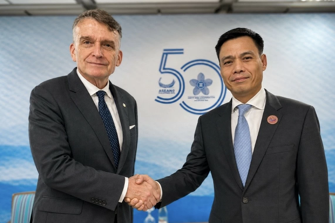 Deputy Foreign Minister Dang Hoang Giang receives Acting Director of UNRWA