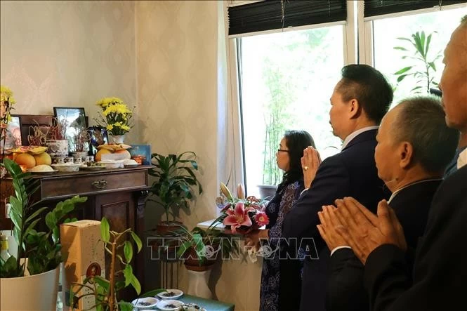 Warm gratitude to families of martyrs in Germany