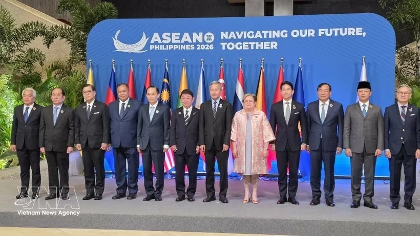 AMM 59: FM Le Hoai Trung urges stronger ASEAN+3 cooperation, deeper economic integration, regional connectivity, energy and food security