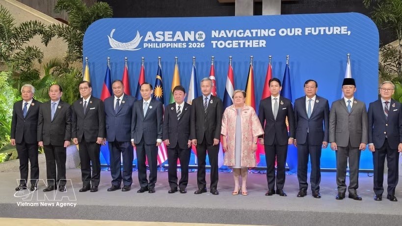AMM 59: FM Le Hoai Trung urges stronger ASEAN+3 cooperation, deeper economic integration, regional connectivity, energy and food security