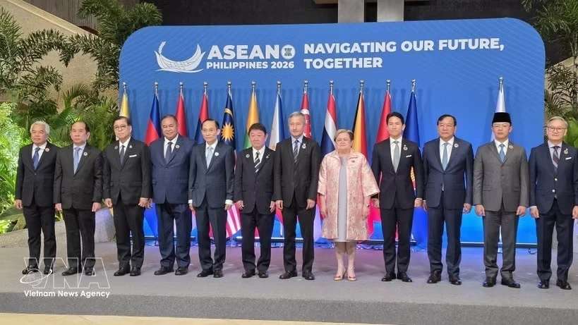 AMM 59: FM Le Hoai Trung urges stronger ASEAN+3 cooperation, deeper economic integration, regional connectivity, energy and food security