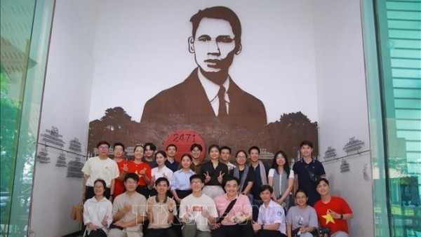 Following Uncle Ho's footsteps: Fostering patriotism among Vietnamese students in Thailand