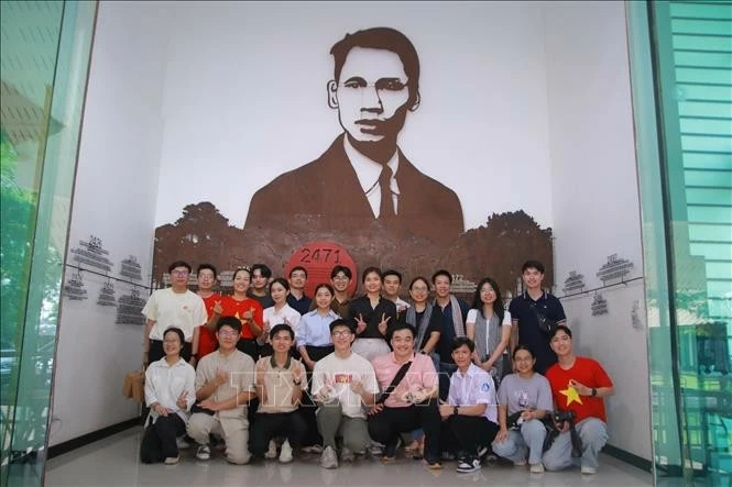 Following Uncle Ho's footsteps: Fostering patriotism among Vietnamese students in Thailand