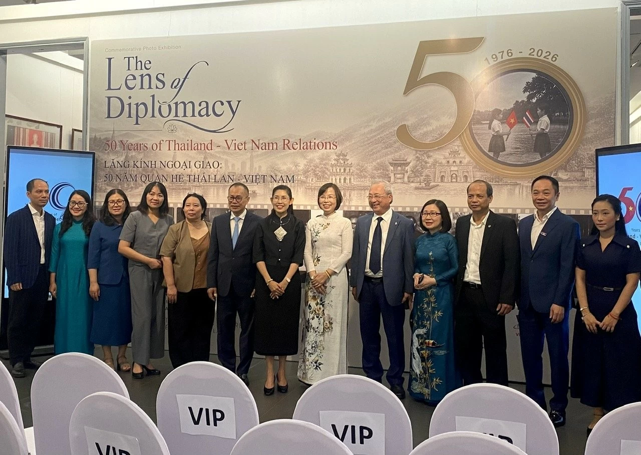 “The Lens of Diplomacy”: Photo exhibition marks 50 years of Vietnam-Thailand relations