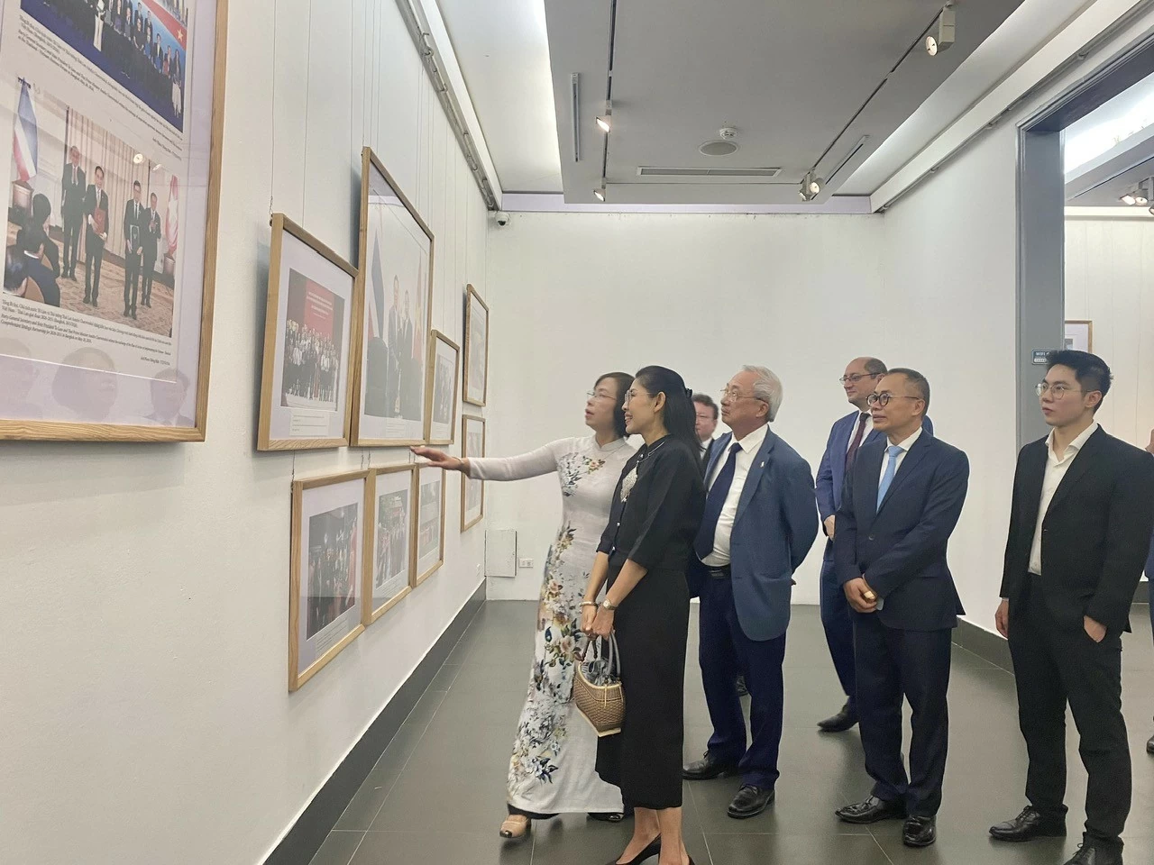“The Lens of Diplomacy”: Photo exhibition marks 50 years of Vietnam-Thailand relations