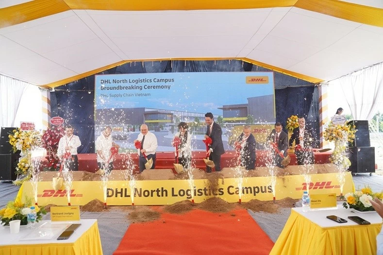 Logistics giant DHL invests 63 million Euros to build Southeast Asia's largest logistics hub, reaffirming commitment to Vietnam Logistics giant DHL invests 63 million Euros to build Southeast Asia's largest logistics hub, reaffirming commitment to Vietnam