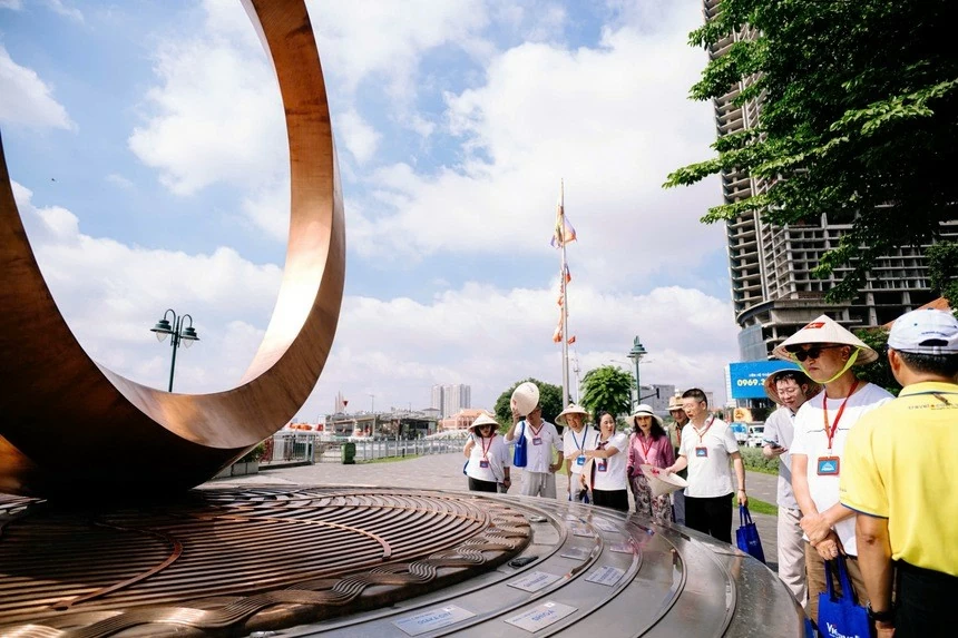 Foreign Consular representatives explore Ho Chi Minh City's rich cultural and historical heritage