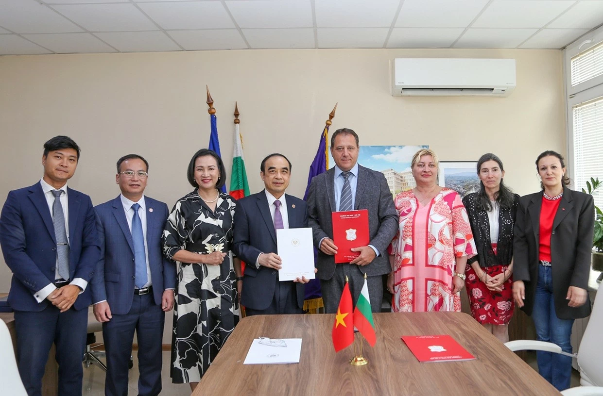 Vietnam-Bulgaria expand cooperation in medical and pharmaceutical training and research