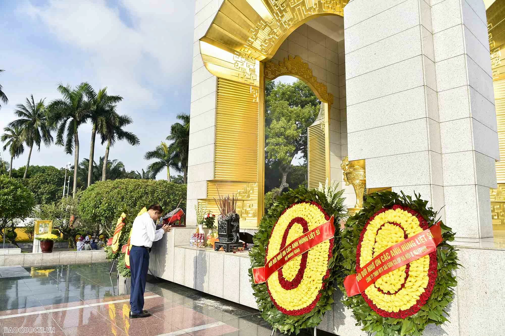 War Invalids and Martyrs’ Day: Ministry of Foreign Affairs pays tribute to Heroes and Martyrs