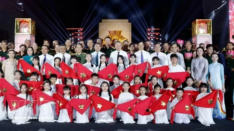 Party, State leaders attend live television programme honouring fallen heroes