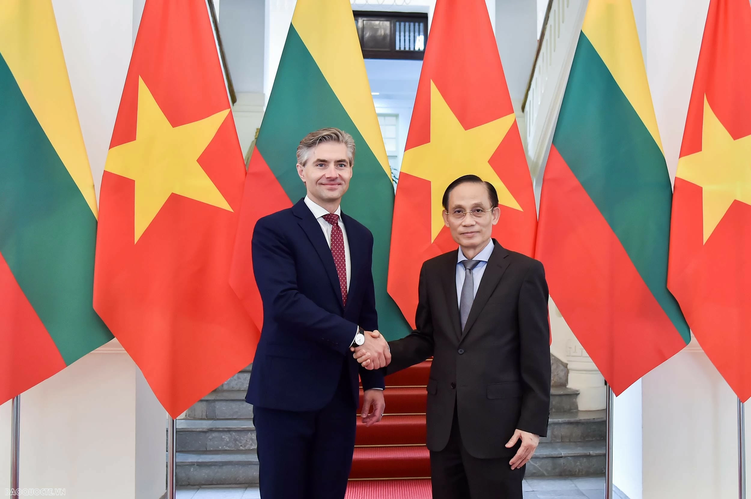 Vietnam, Lithuania Foreign Ministers hold talks to enhance multifaceted cooperation