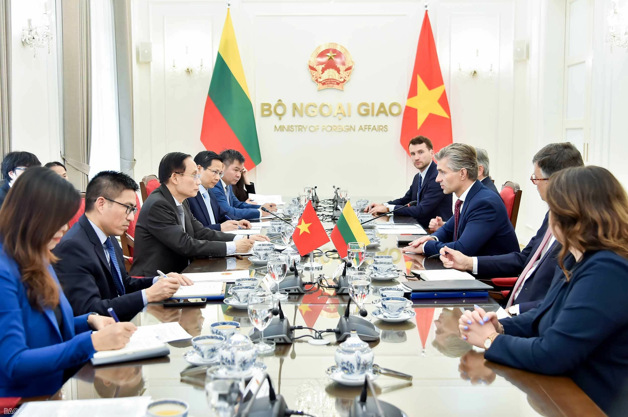 Vietnam, Lithuania Foreign Ministers hold talks to enhance multifaceted cooperation