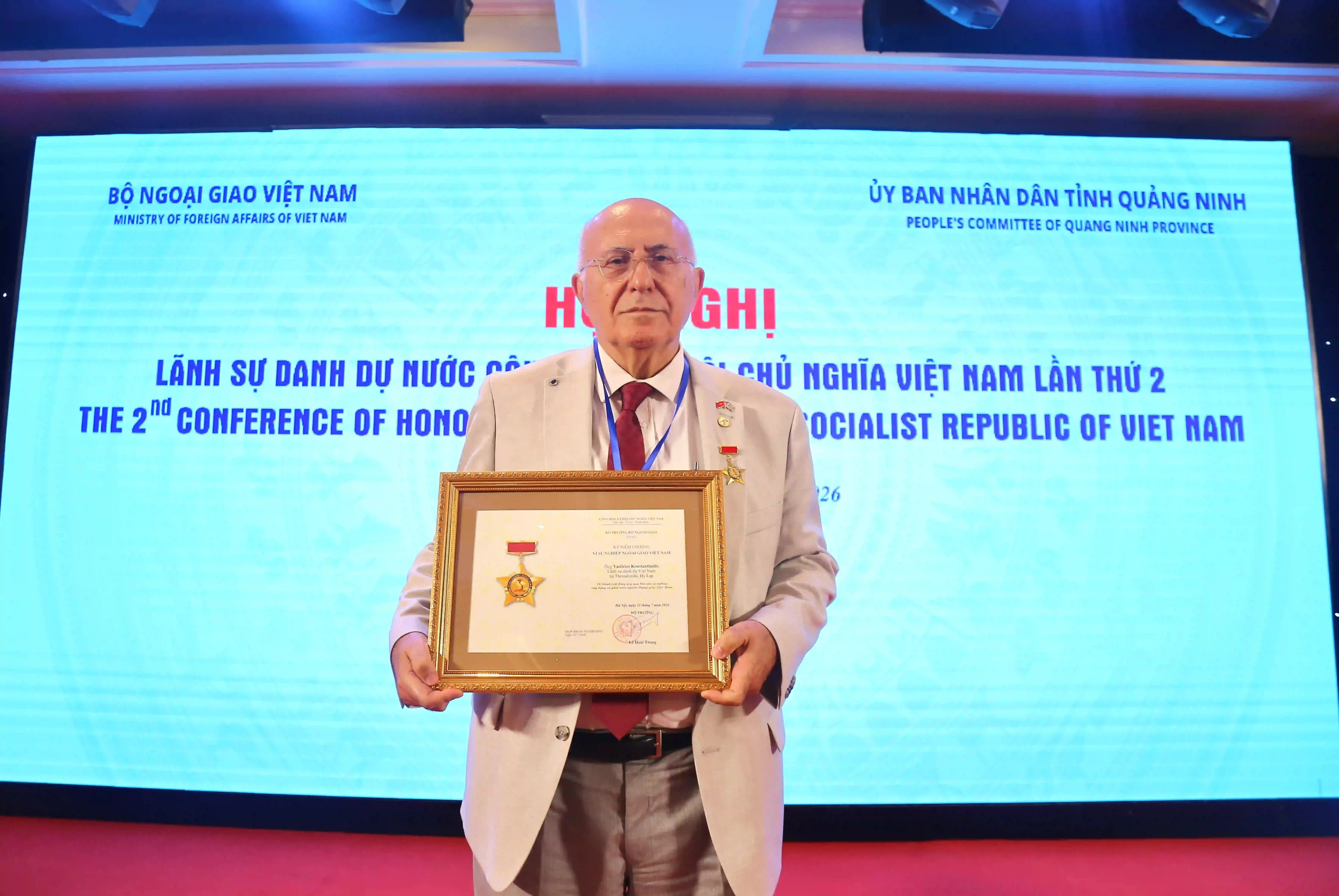 Conference of Vietnam's Honorary Consuls: Come to Vietnam and witness a rapidly transforming economy