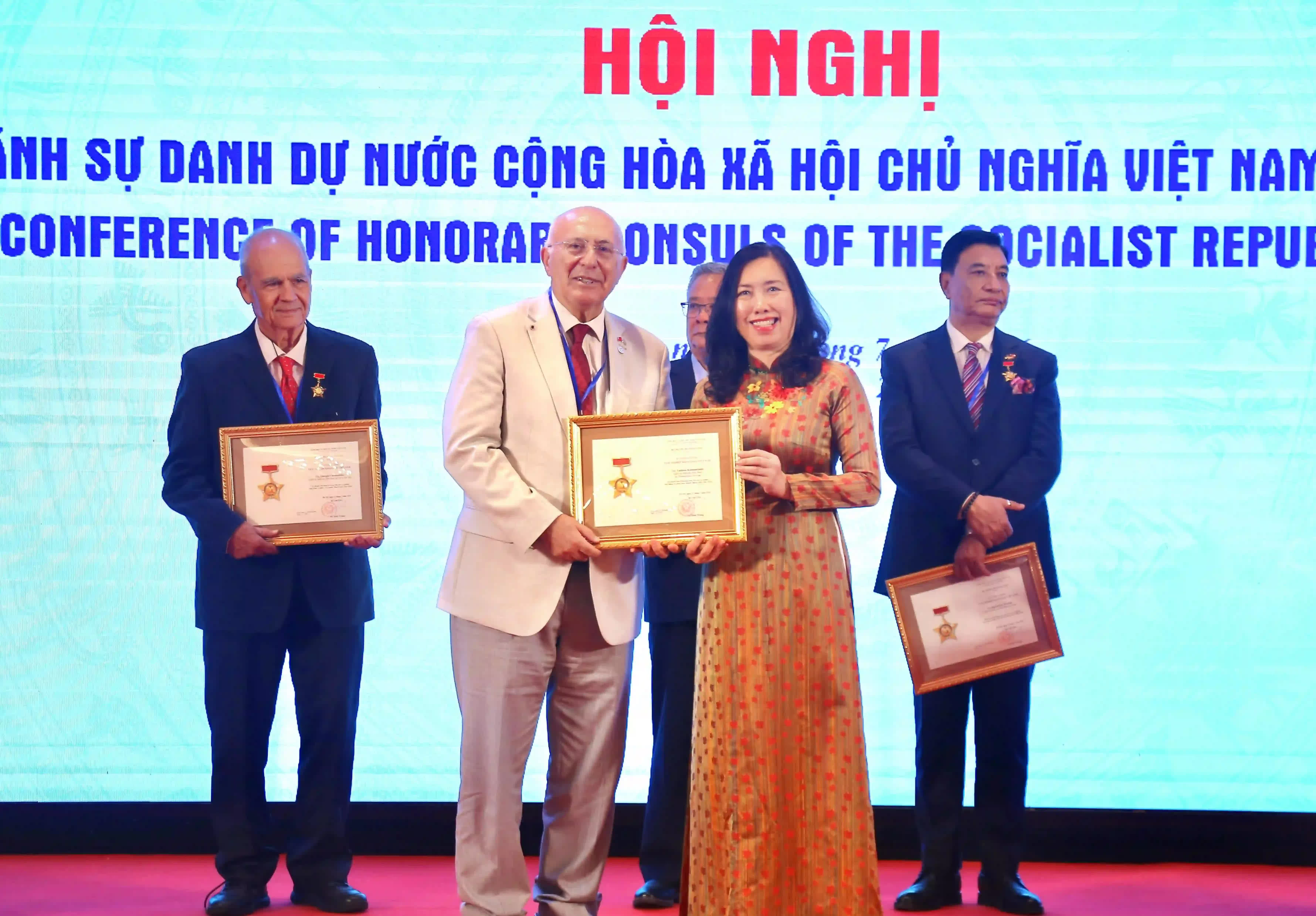 Conference of Vietnam's Honorary Consuls: Come to Vietnam and witness a rapidly transforming economy Conference of Vietnam's Honorary Consuls: Come to Vietnam and witness a rapidly transforming economy