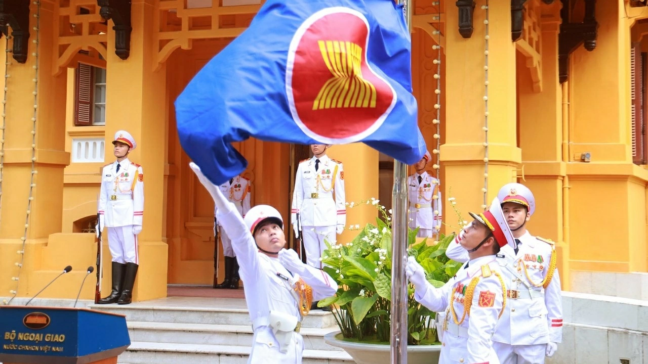 ASEAN Flag-Raising Ceremony: Vietnam reaffirms commitment to building a strong ASEAN community