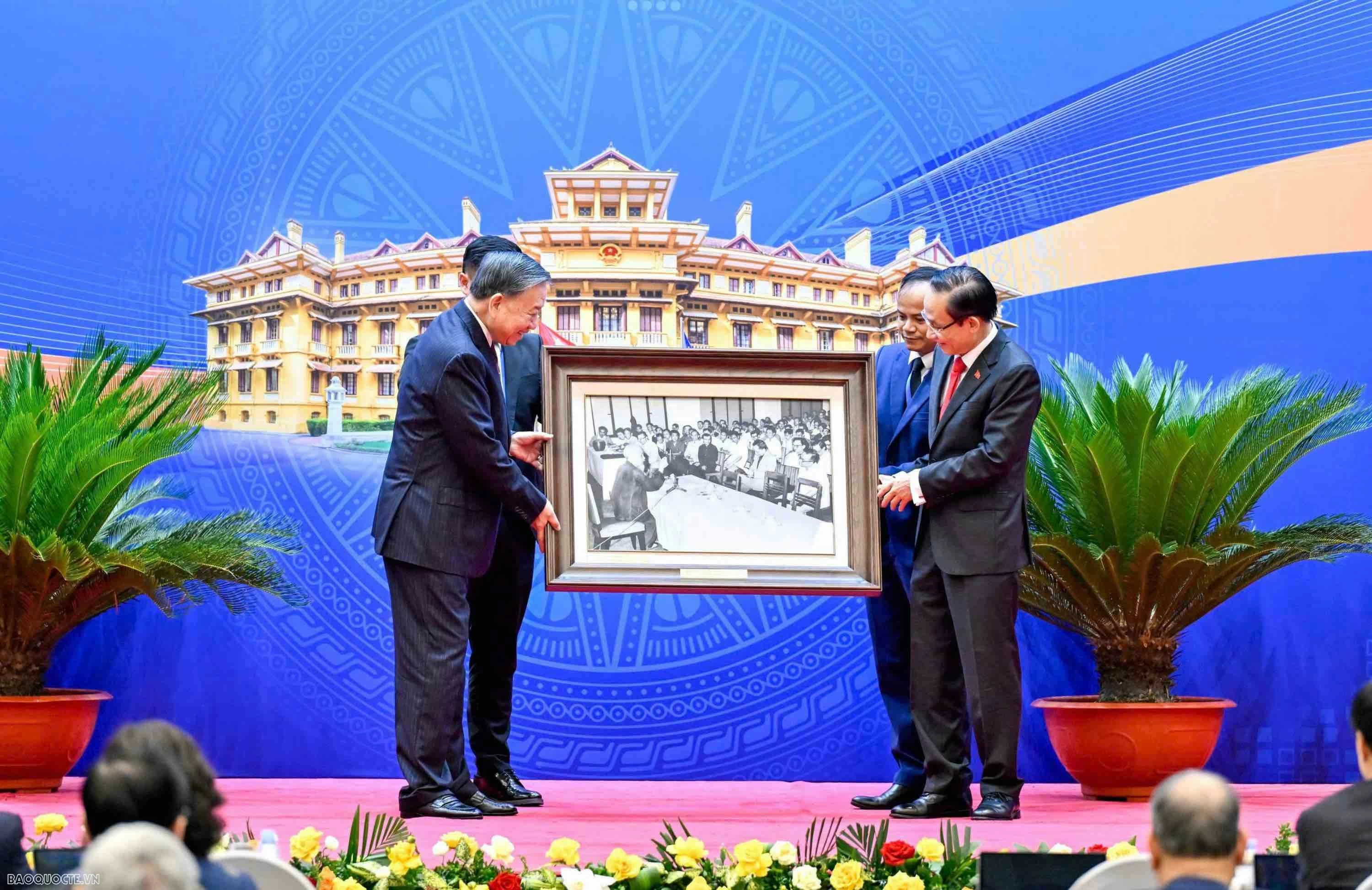 [Live] General Secretary, President To Lam attends opening session of the 33rd Diplomatic Conference—the first diplomatic gathering of the new era