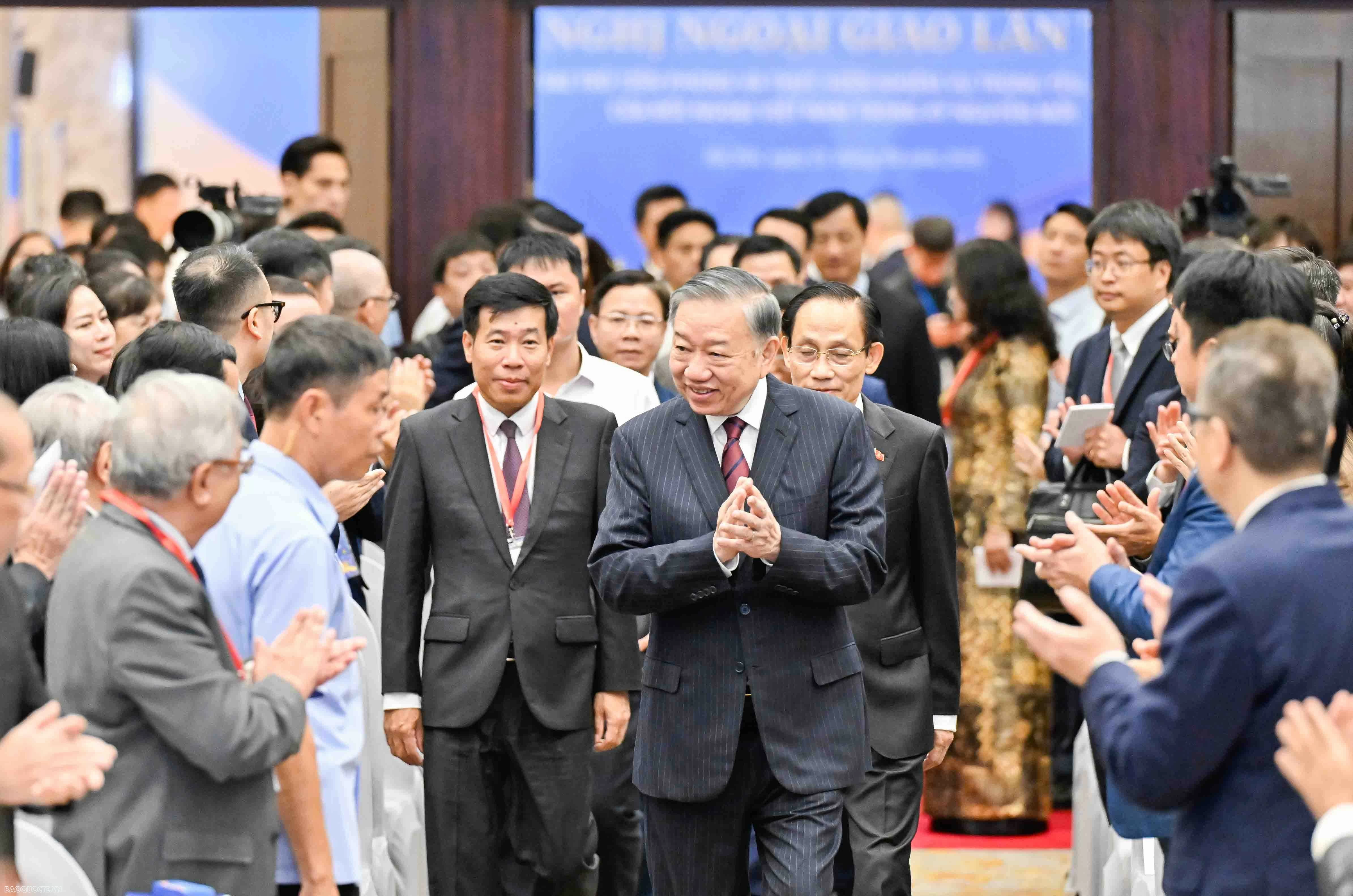 Photo Gallery: Opening ceremony of the 33rd Diplomatic Conference