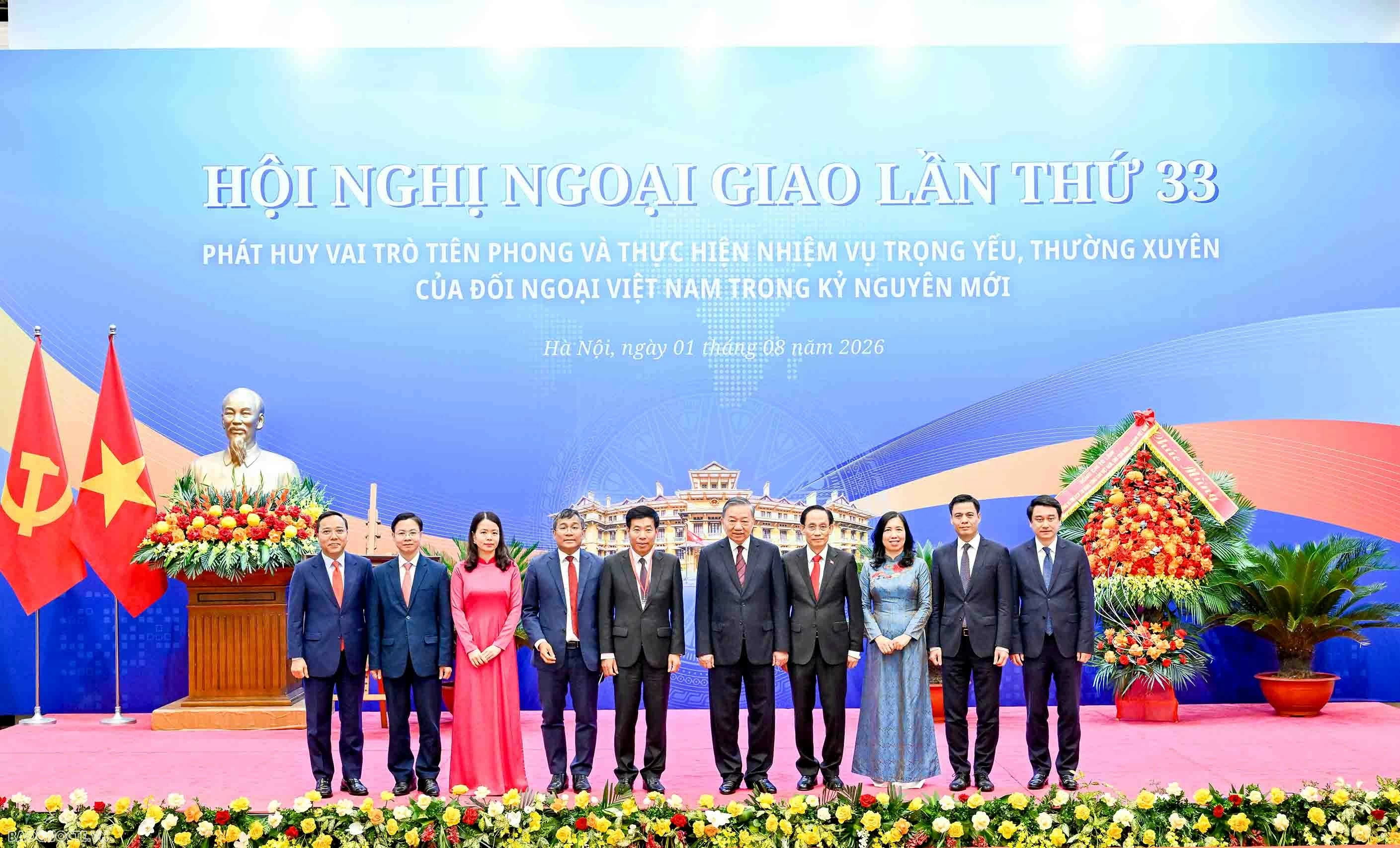 33rd Diplomatic Conference: Address by General Secretary and President To Lam