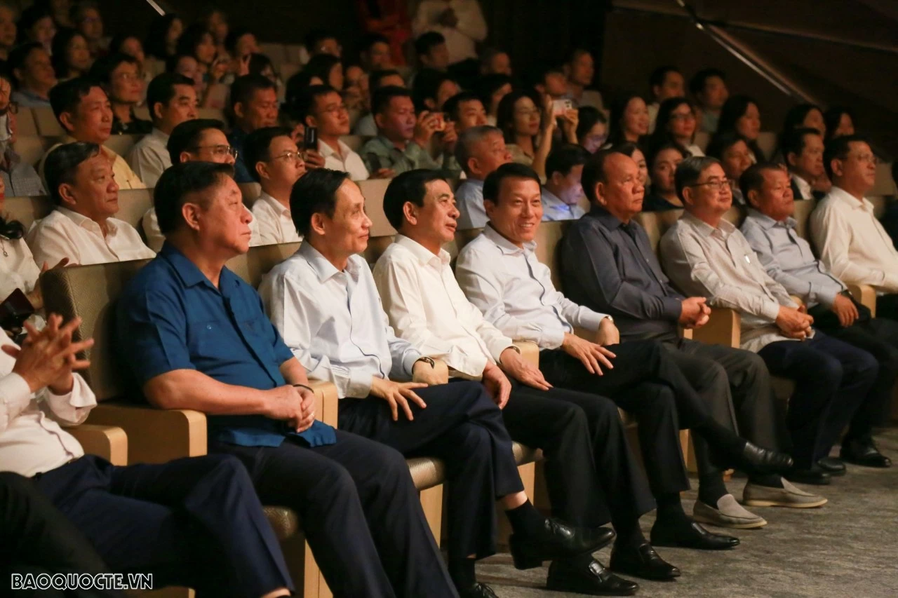 Concert 'Giai dieu To quoc' co-organized by Ministries of Public Security, National Defence, Foreign Affairs