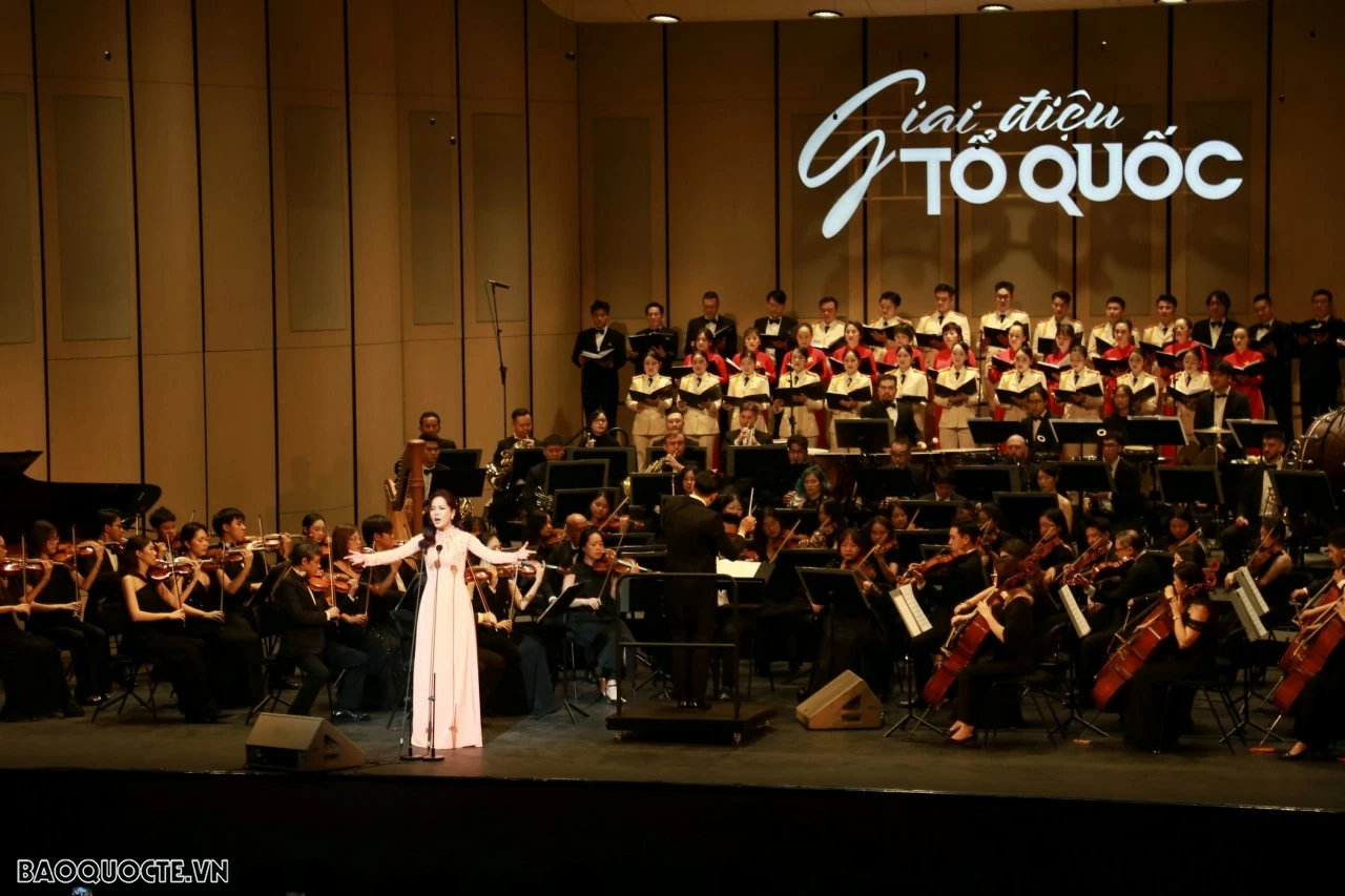 Concert 'Giai dieu To quoc' co-organized by Ministries of Public Security, National Defence, Foreign Affairs
