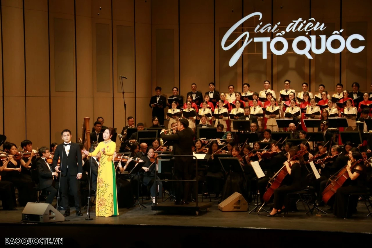 Concert 'Giai dieu To quoc' co-organized by Ministries of Public Security, National Defence, Foreign Affairs