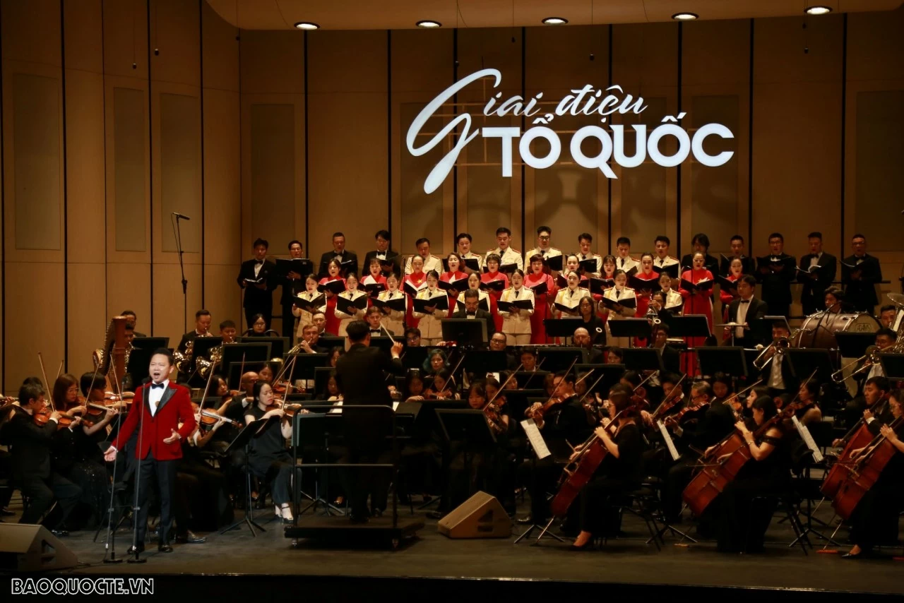 Concert 'Giai dieu To quoc' co-organized by Ministries of Public Security, National Defence, Foreign Affairs