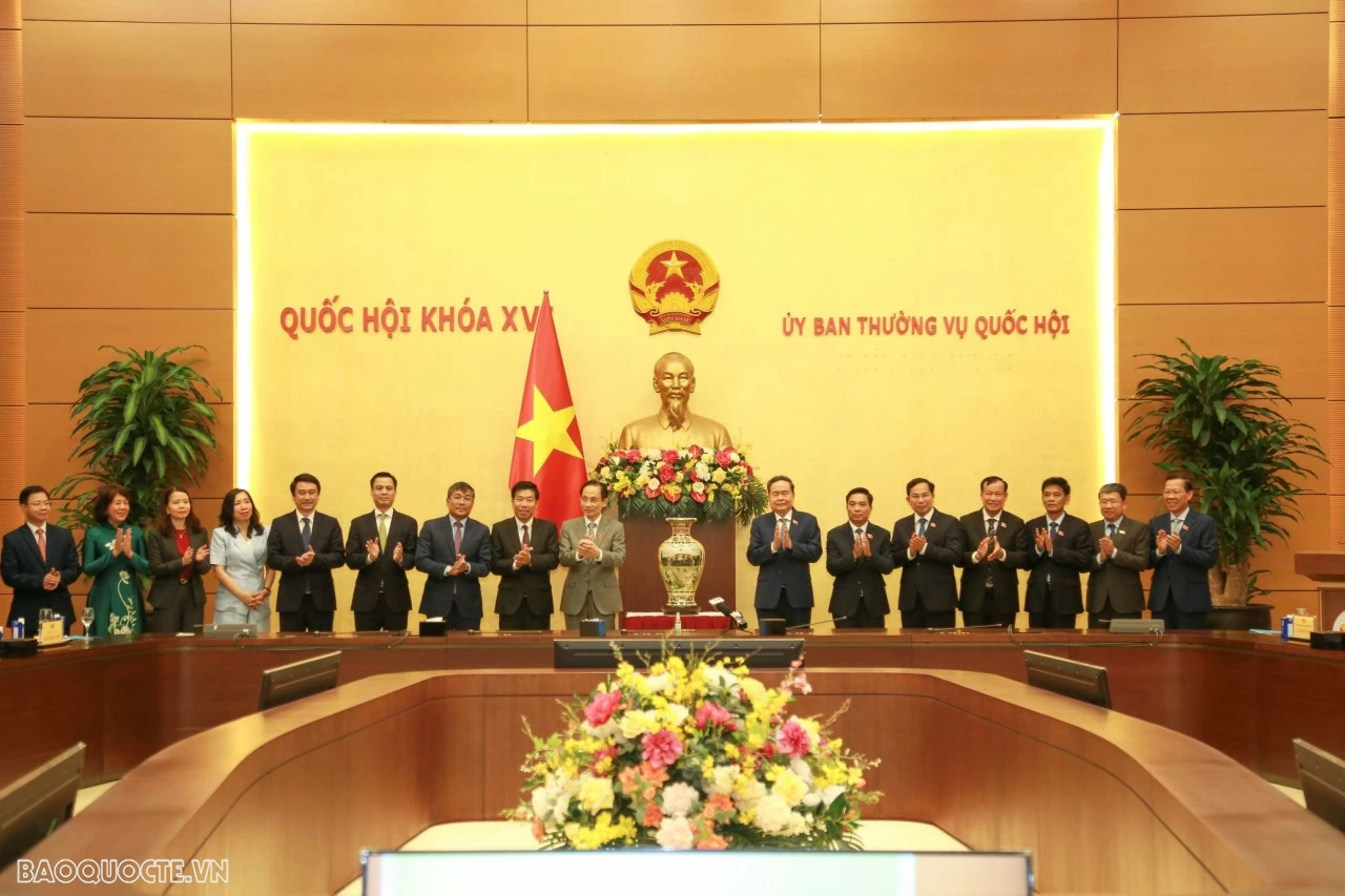 33rd Diplomatic Conference: NA Chairman Tran Thanh Man works with Heads of Vietnamese Representative Missions abroad